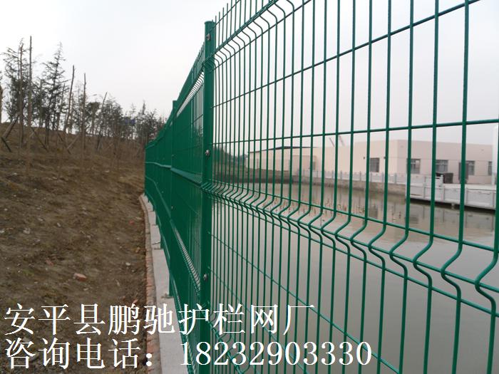 雙邊絲護(hù)欄網(wǎng)，街道護(hù)欄網(wǎng)，小區(qū)護(hù)欄網(wǎng)，小區(qū)圍網(wǎng)