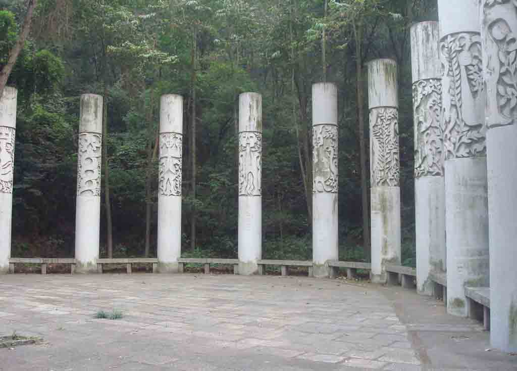 嘉祥恒銳石雕，十二生肖龍柱子