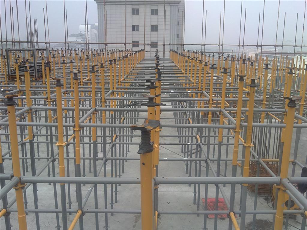 供應(yīng)銷售z熱的新型快拆式建筑模板支撐