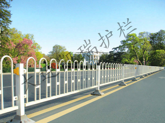 交通道路護(hù)欄，公路圍欄網(wǎng)