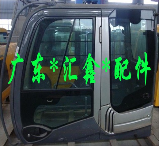 日立挖掘機(jī)駕駛室