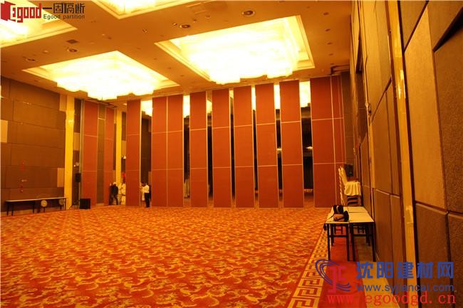 訂購100型號(hào)超高鋁軌折疊屏風(fēng)隔斷到一固活動(dòng)隔斷