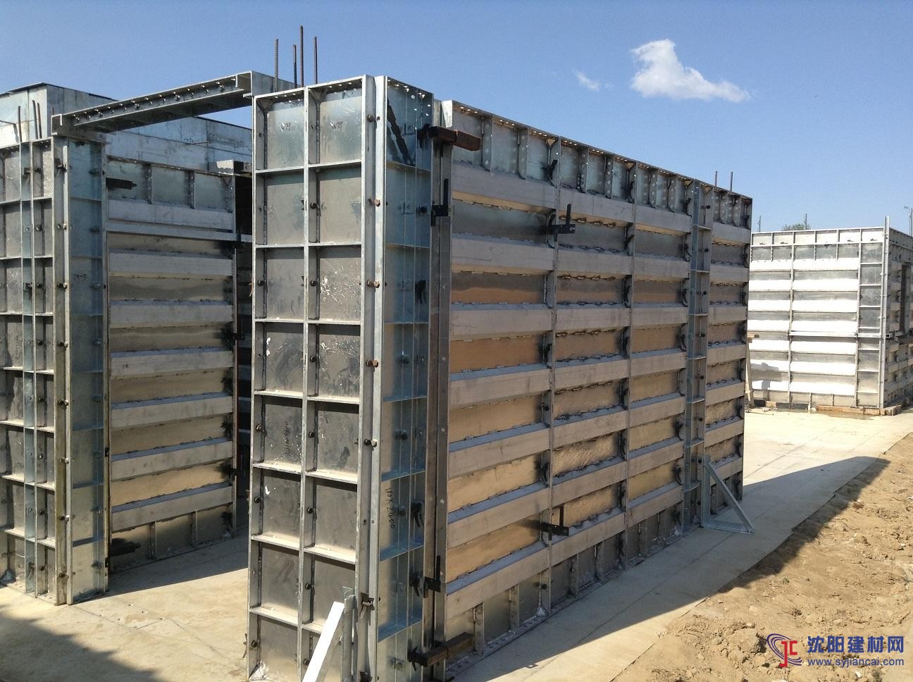 興發(fā)鋁業(yè)廠家直銷建筑鋁模板租賃