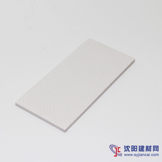 國內(nèi)標(biāo)準(zhǔn)泳池磚釉面珠點(diǎn)樣式游泳池磚