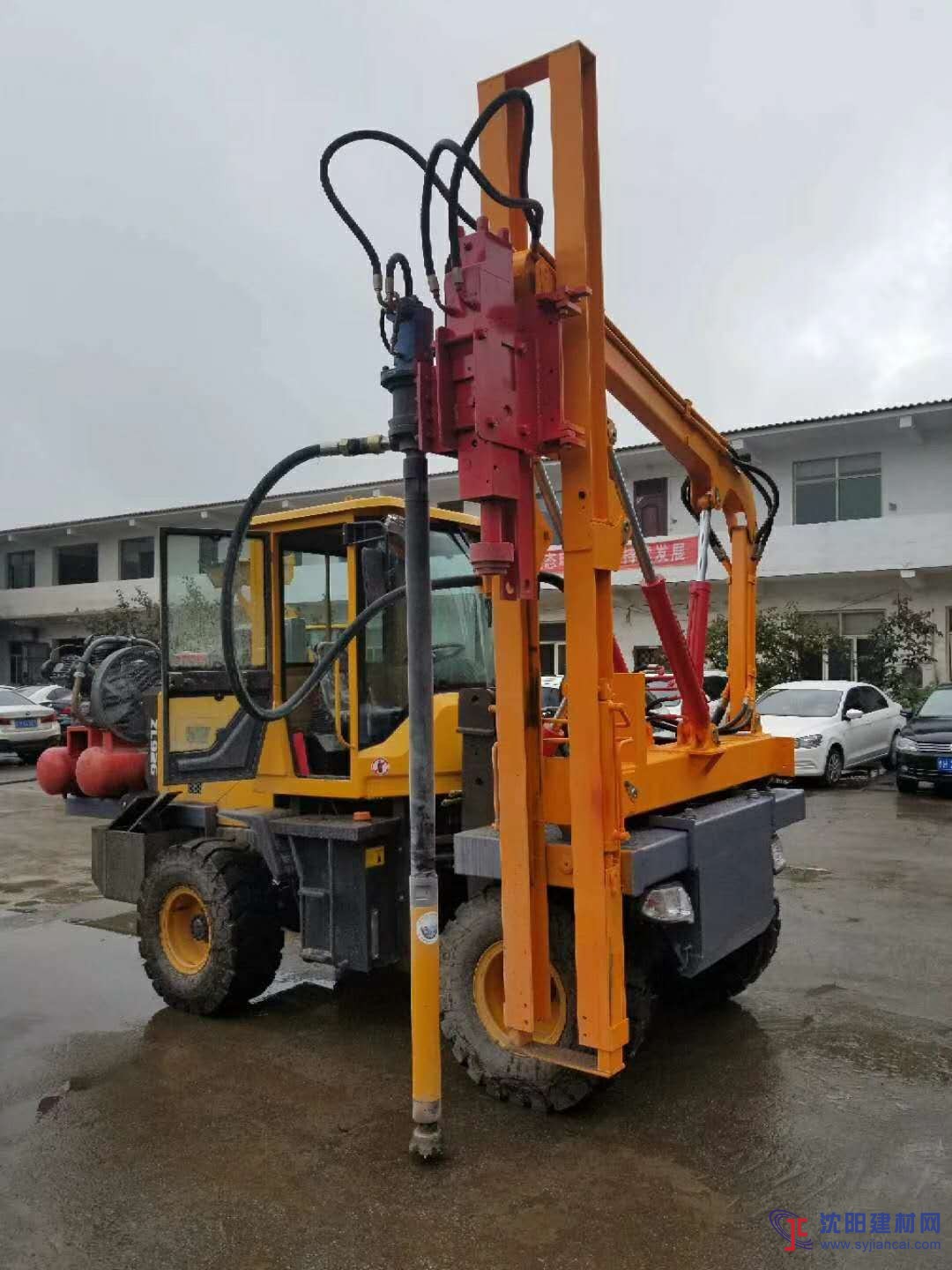 定制農(nóng)村公路波形護欄打孔機 全液壓打樁機